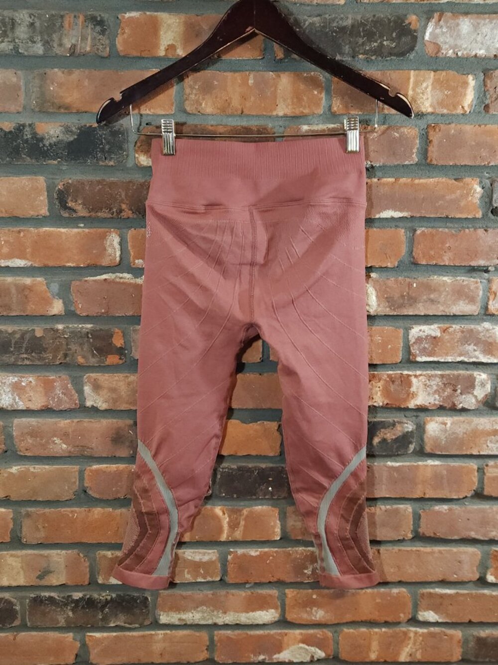 FP Movement by Free People The Essence Crop Leggings Workout Yoga Women's S/M - Picture 7 of 9